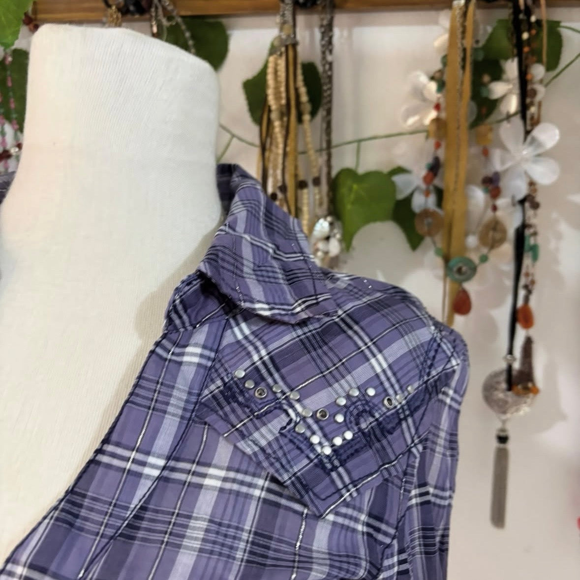 Authentic guess fitted shirt