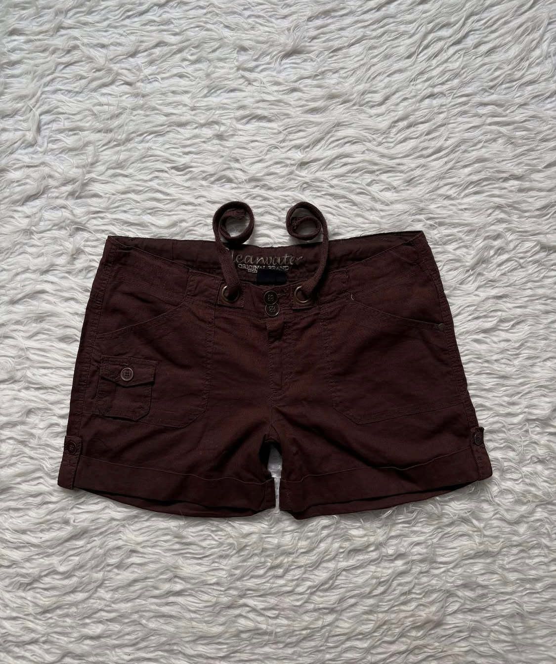 Brown vintage low waisted shorts