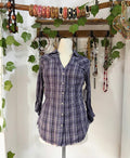 Authentic guess fitted shirt