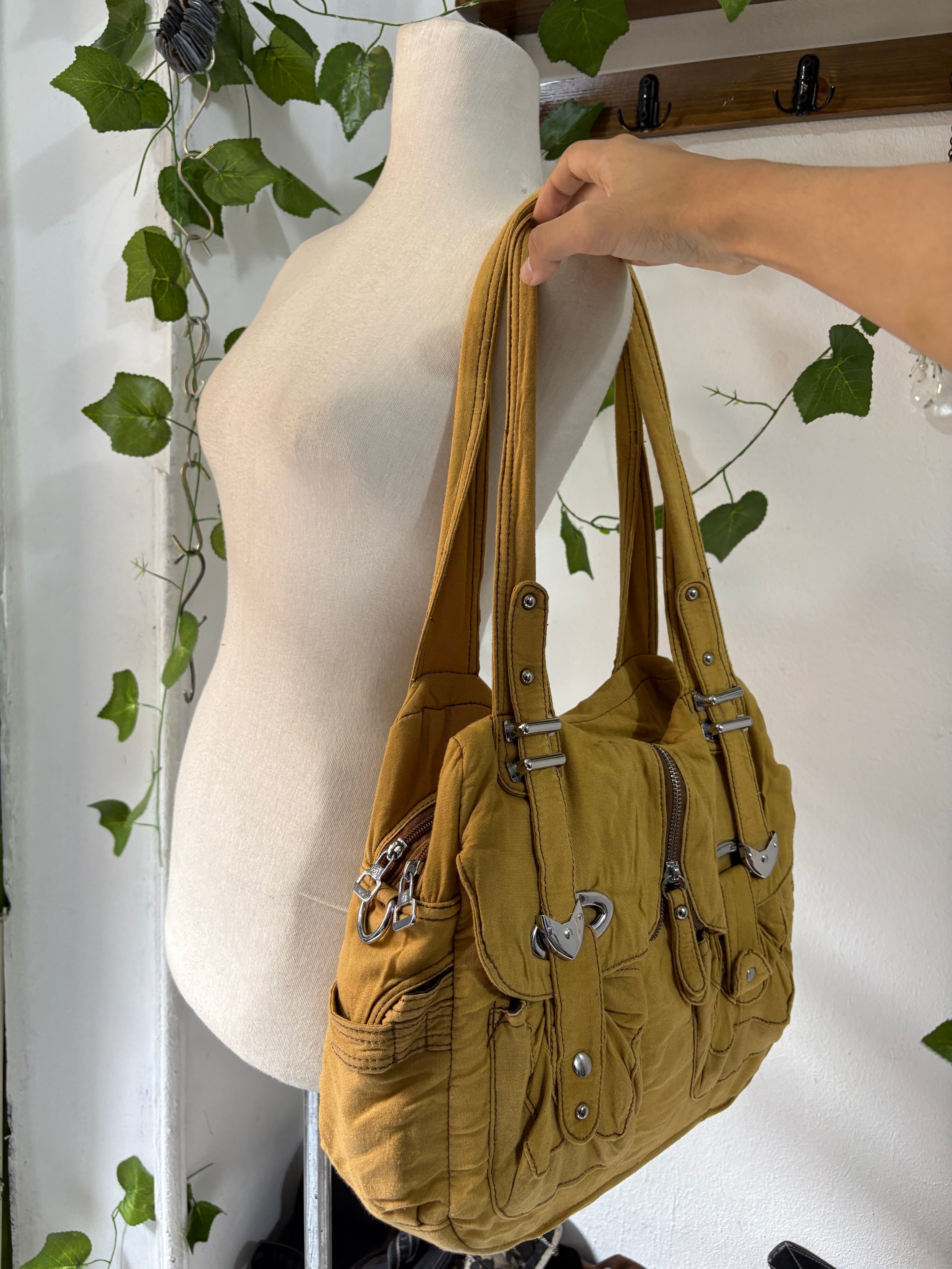 everyday uni shoulder bag