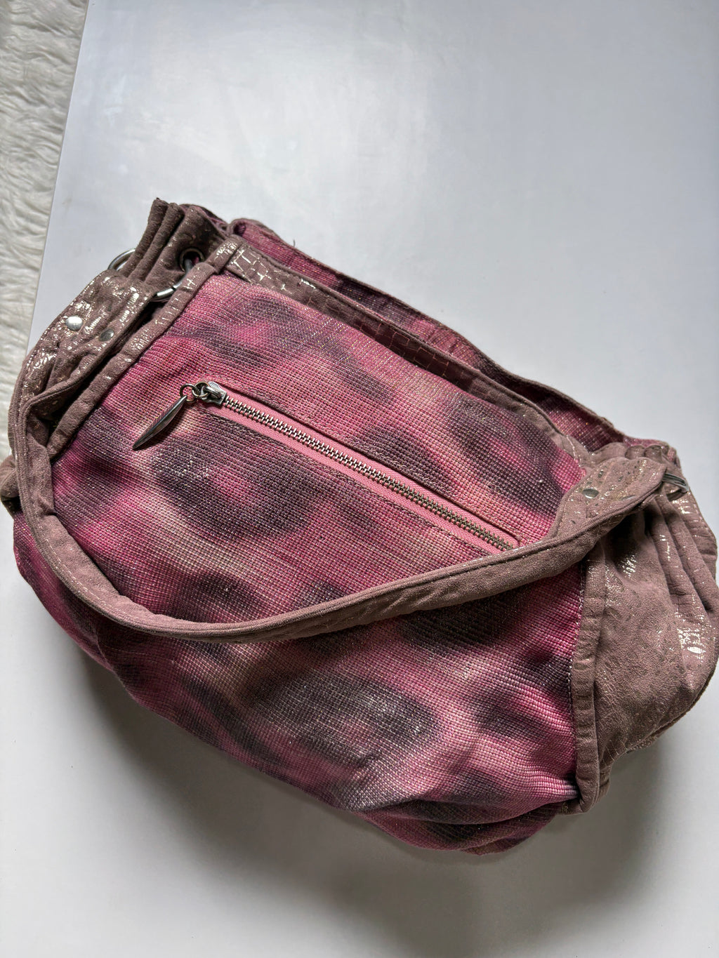 Amazing glittery leopard pink studded shoulder bag