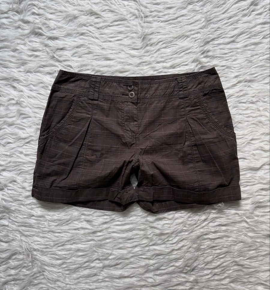 Brown vintage low waisted shorts