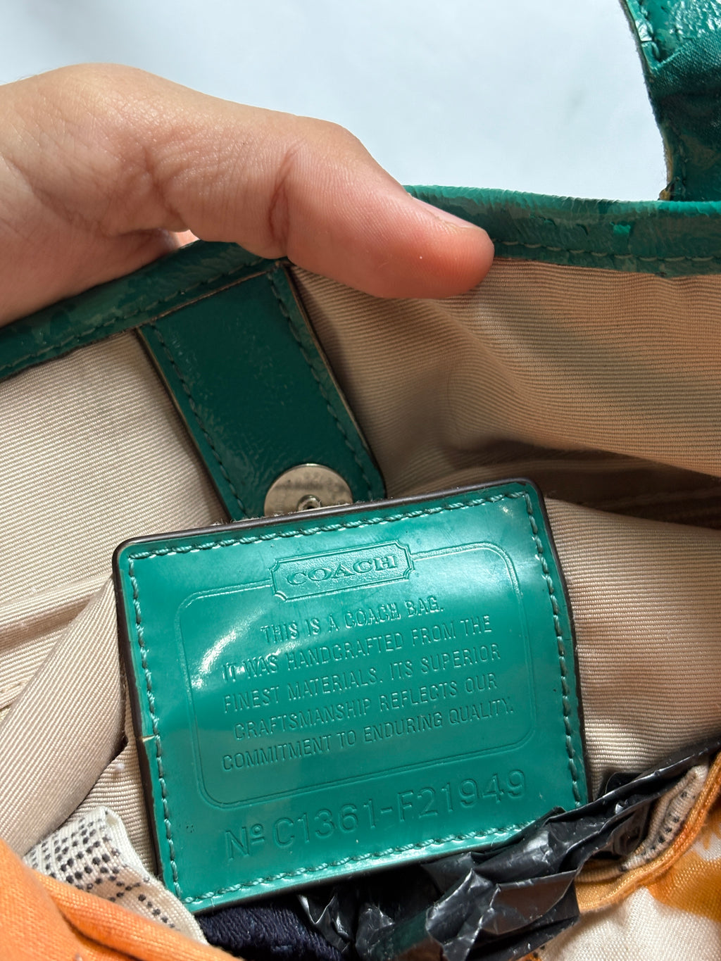 Authentic coach bag in green leather