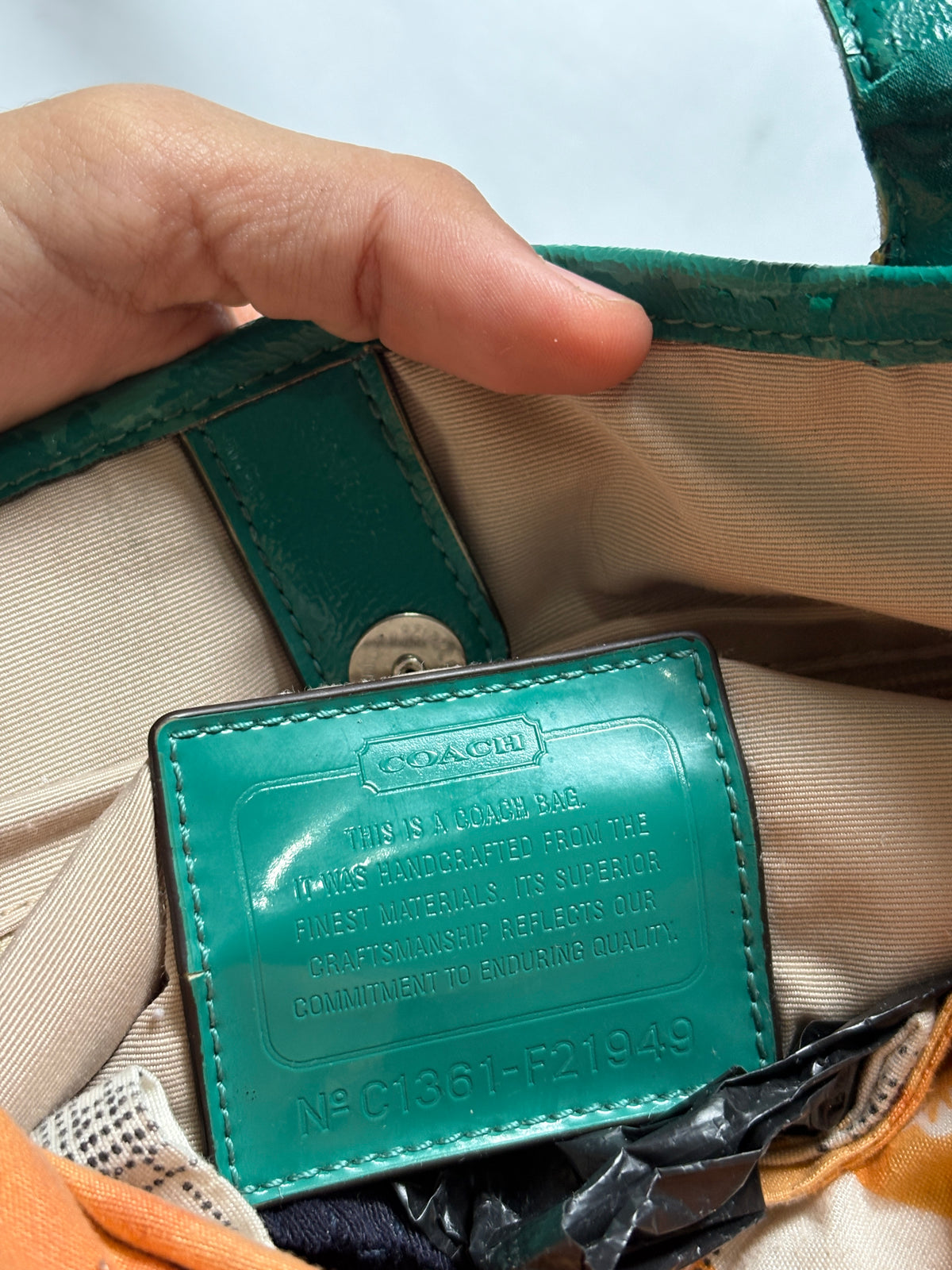 Authentic coach bag in green leather