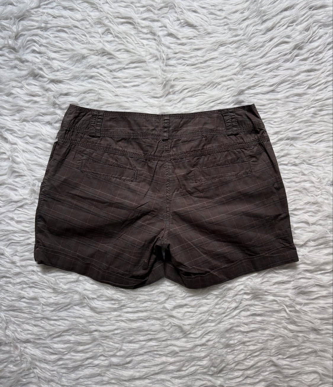 Brown vintage low waisted shorts