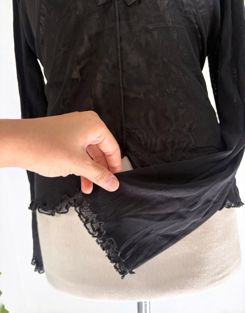 Double layered mesh top with middle bow and ruffle edges